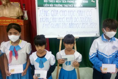 NHỮNG SUẤT HỌC BỔNG NGHĨA TÌNH