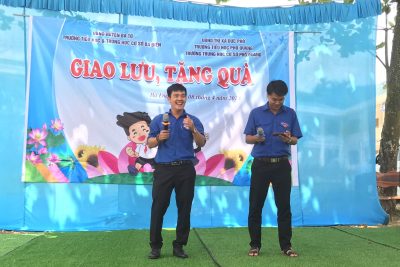 TRƯỜNG TIỂU HỌC PHỔ QUANG VÀ TRƯỜNG THCS PHỔ QUANG GIAO LƯU -TẶNG QUÀ