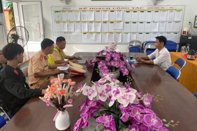 CSGT khu vực 6 kiểm tra, tuyên truyền ATGT tại trường TH&THCS Ba Điền