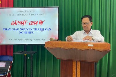 CHIA TAY GIÁO VIÊN NGHỈ HƯU